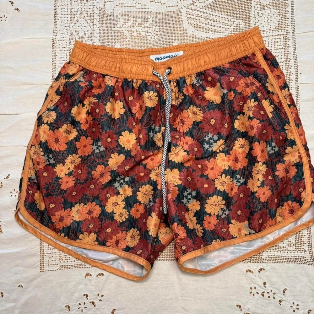 MaaMgic floral swim trunks shorts size M